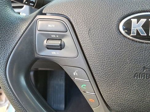 Used 2017 Kia Forte LX image 27