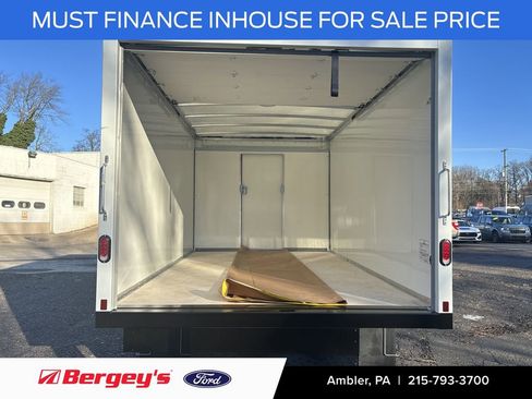 New 2024 Ford E-450 and Econoline 450 Super Duty w/ Power Windows & Locks Group image 9