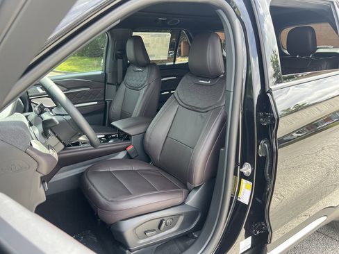 New 2026 Ford Explorer Platinum w/ LUX Leather Package AWD/4WD image 19