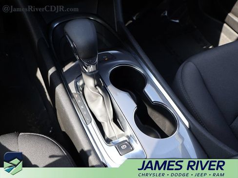 Used 2024 Chevrolet Malibu LT FWD image 37
