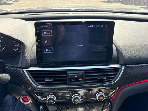 Used 2019 Honda Accord Sport image 12