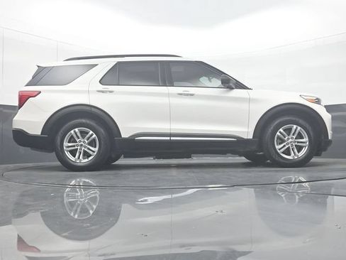 Used 2022 Ford Explorer XLT w/ Equipment Group 202A RWD image 33
