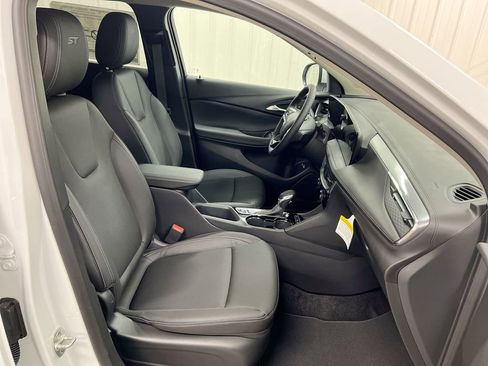 Used 2024 Buick Encore GX Sport Touring w/ Comfort Package image 21