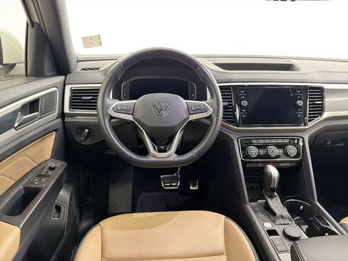 Used 2022 Volkswagen Atlas Cross Sport SEL R-Line image 26