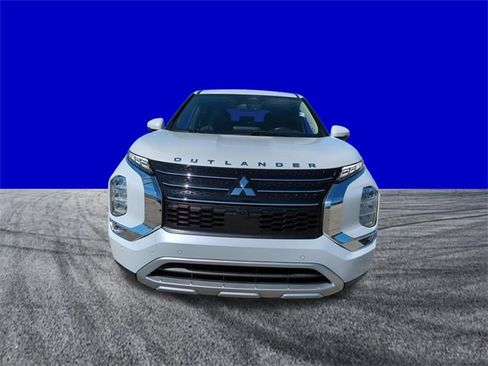 Used 2022 Mitsubishi Outlander SE image 9