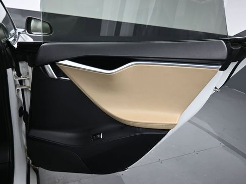 Used 2013 Tesla Model S Performance image 28