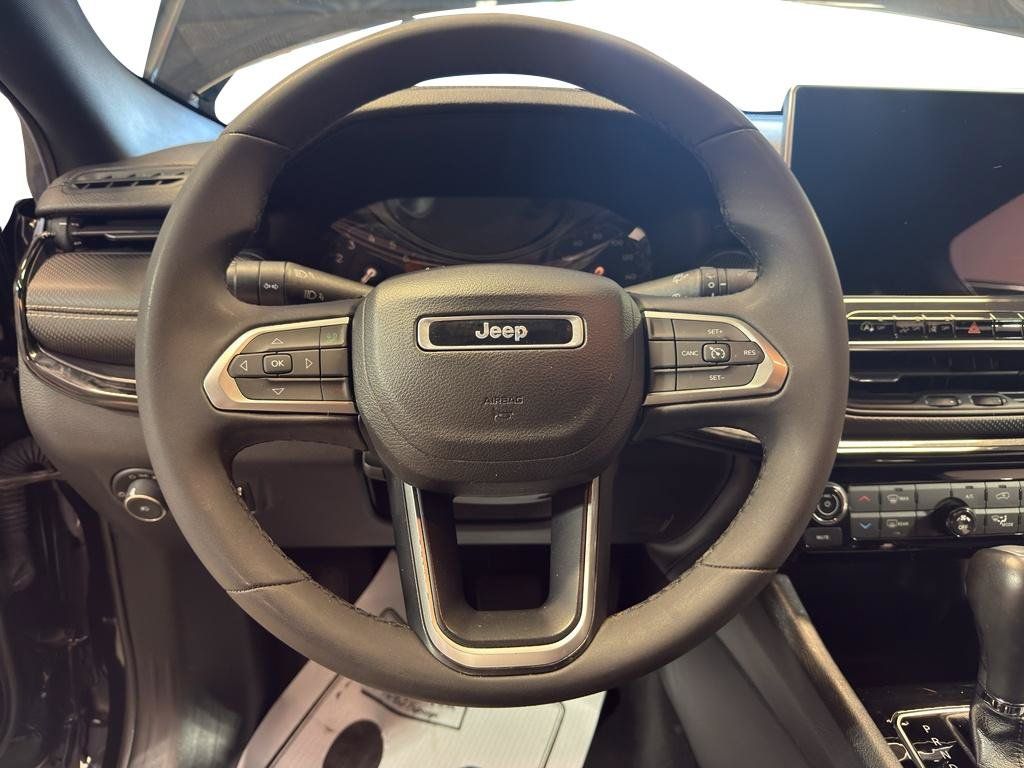 Used 2022 Jeep Compass Latitude AWD/4WD image 17