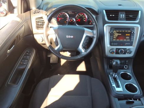 Used 2016 GMC Acadia SLE image 17