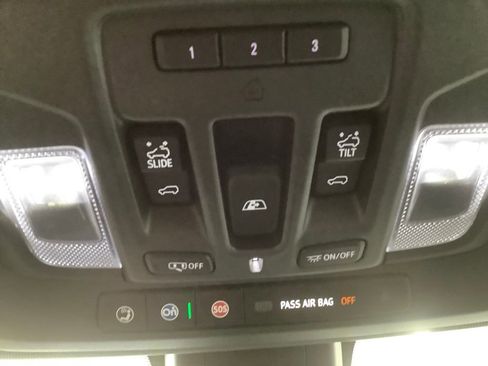 Used 2022 GMC Sierra 1500 AT4 w/ AT4 Premium Package AWD/4WD image 20