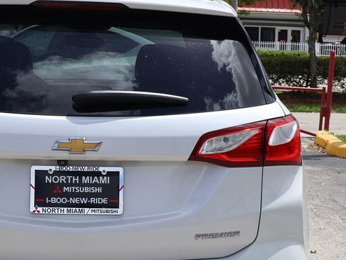 Used 2021 Chevrolet Equinox Premier FWD image 19