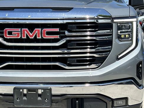 Used 2025 GMC Sierra 1500 SLT RWD image 9
