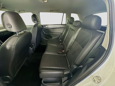 Used 2020 Volkswagen Tiguan SE AWD/4WD image 26