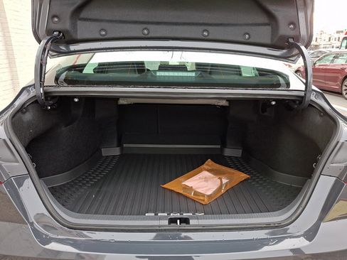 Used 2025 Toyota Camry SE w/ Convenience Package image 29