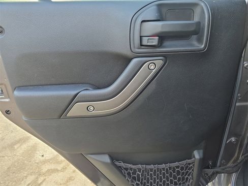 Used 2016 Jeep Wrangler Unlimited Sport image 24