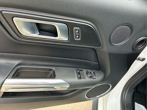 Used 2022 Ford Mustang Premium RWD image 5