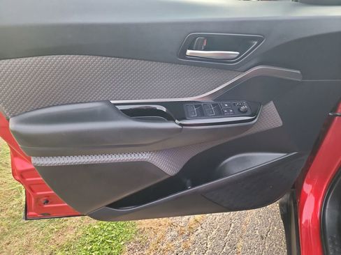 Used 2020 Toyota C-HR Limited image 12