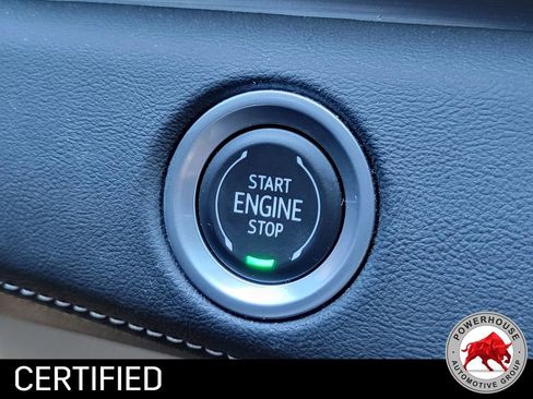 Used 2022 Cadillac Escalade Premium Luxury image 40