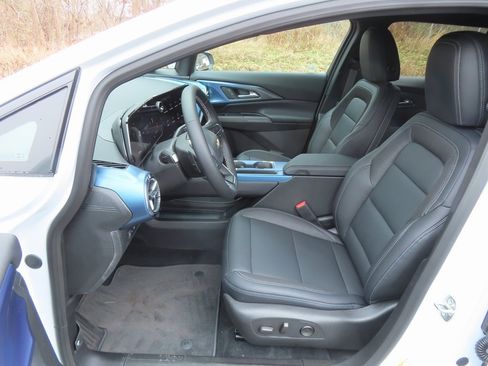 New 2026 Chevrolet Equinox EV LT image 20