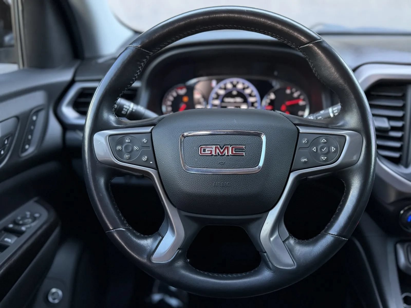 Used 2022 GMC Acadia AT4 w/ Technology Package AWD/4WD image 25