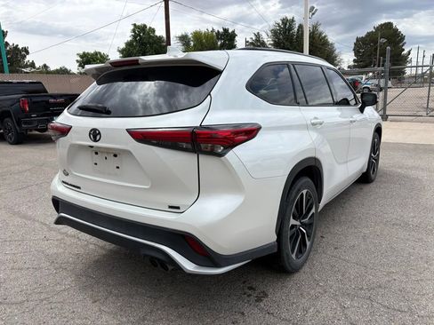 Used 2021 Toyota Highlander XSE FWD image 4