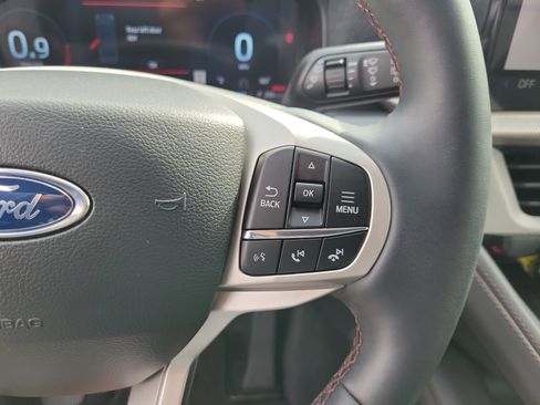 Used 2026 Ford Explorer Active w/ Active Comfort Package RWD image 7