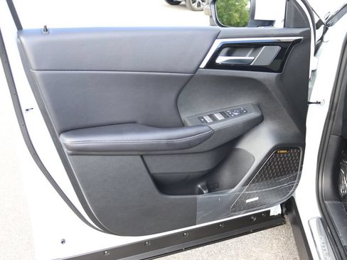 New 2026 Mitsubishi Outlander SE AWD/4WD image 14
