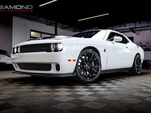 Used 2023 Dodge Challenger SRT Hellcat RWD image 1