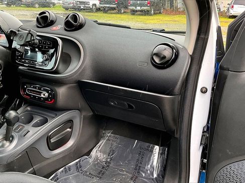 Used 2016 smart fortwo Prime image 18