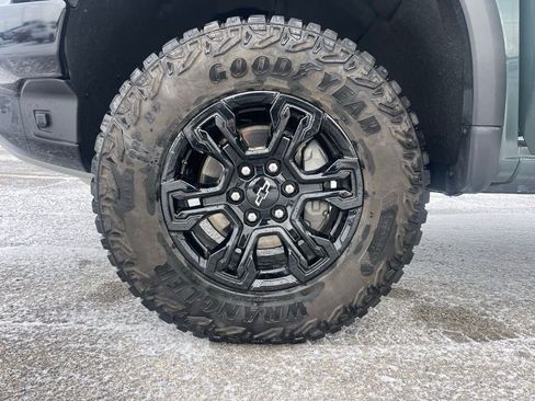 Used 2025 Chevrolet Silverado 1500 ZR2 w/ Technology Package image 26