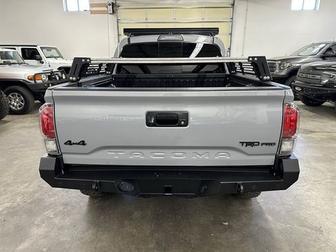 Used 2017 Toyota Tacoma TRD Pro AWD/4WD image 4