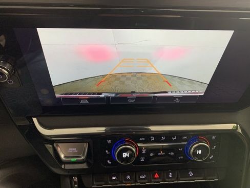 Used 2022 GMC Sierra 1500 AT4 image 9