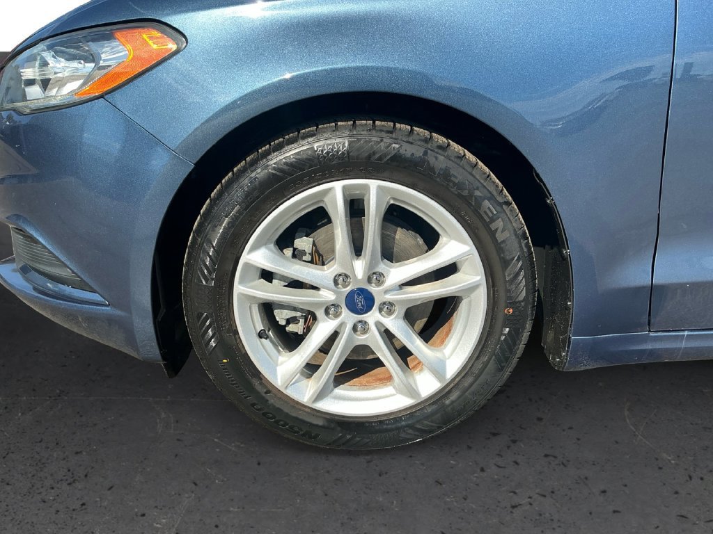 Used 2018 Ford Fusion SE w/ Fusion SE Technology Package FWD image 13