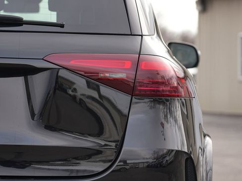 Used 2024 Mercedes-Benz GLE 450 4MATIC image 12