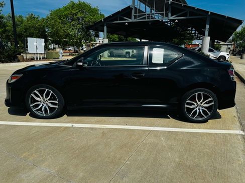 Used 2016 Scion tC image 5
