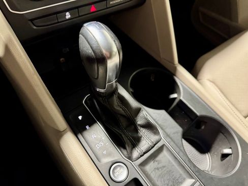 Used 2019 Volkswagen Atlas SE w/ Towing Package image 20