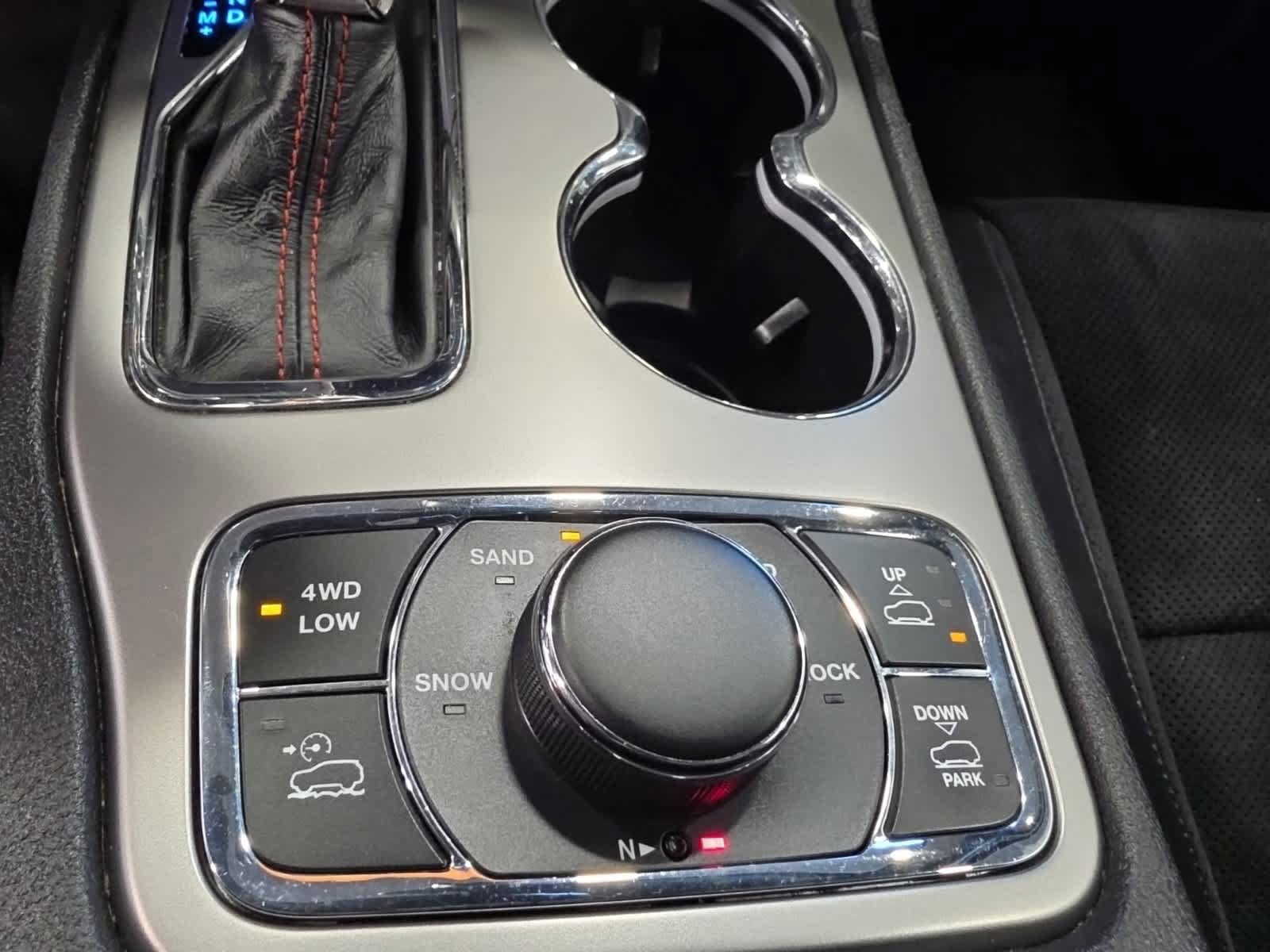 Used 2017 Jeep Grand Cherokee Trailhawk AWD/4WD image 26