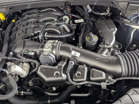 New 2025 Jeep Grand Cherokee Altitude image 10