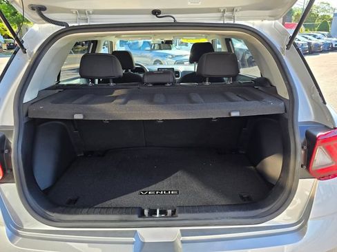 Used 2025 Hyundai Venue SEL FWD image 36