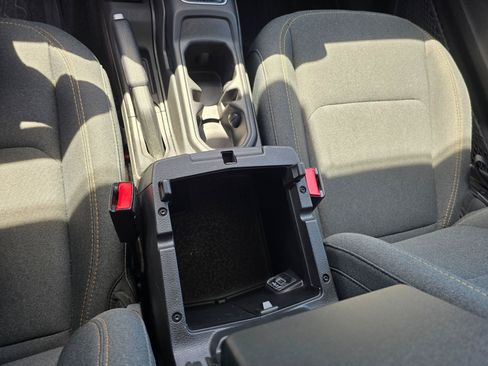 Used 2024 Jeep Wrangler Unlimited Sahara AWD/4WD image 25