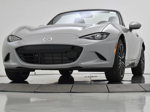 New 2026 MAZDA MX-5 Miata Grand Touring w/ Weather Package RWD image 15