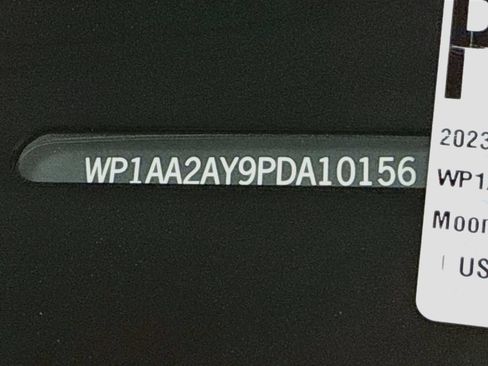 Certified 2023 Porsche Cayenne AWD/4WD image 29