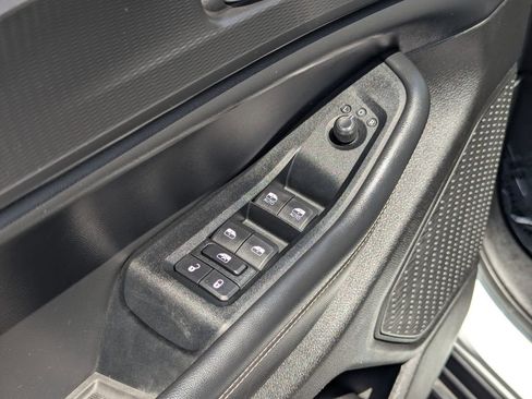 Used 2023 Jeep Grand Cherokee Laredo RWD image 27