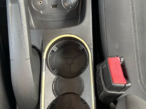 Used 2014 Ford Fiesta SE FWD image 19