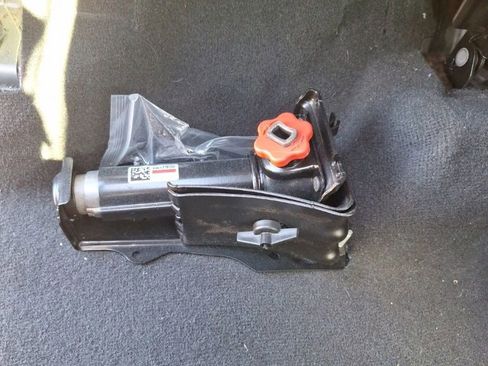 Used 2022 Chevrolet Silverado 1500 Custom w/ Safety Confidence Package image 34