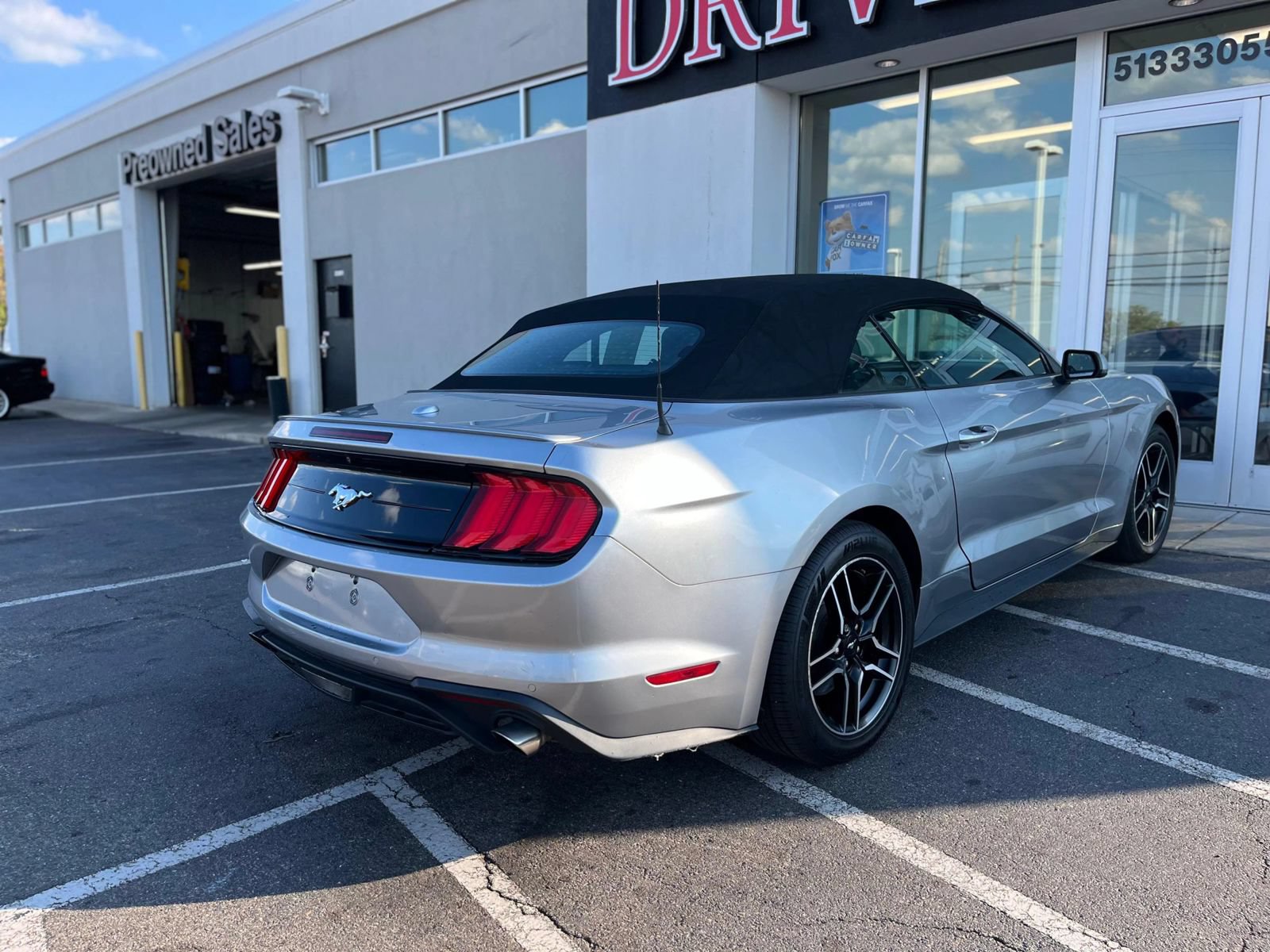 Used 2022 Ford Mustang Premium RWD image 9
