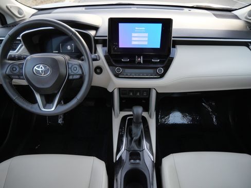 Certified 2024 Toyota Corolla Cross XLE w/ Convenience Package image 11