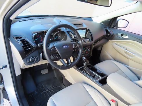 Used 2018 Ford Escape Titanium w/ Ford Safe & Smart Package image 25