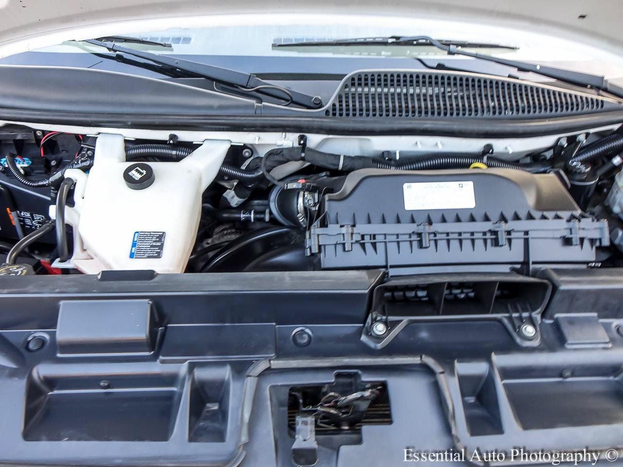 Used 2020 Chevrolet Express 3500 RWD image 18