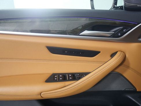 Certified 2023 BMW 530e w/ Executive Package image 9