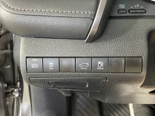 Used 2021 Toyota Camry LE FWD image 15